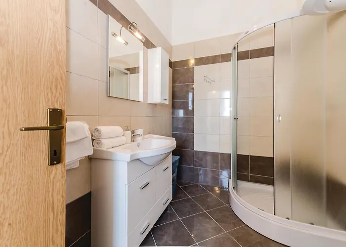 Apartament 1 Bedroom Awesome In Vlašići