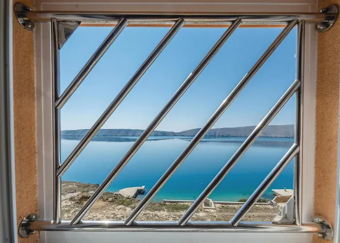 1 Bedroom Awesome In Apartament Vlašići