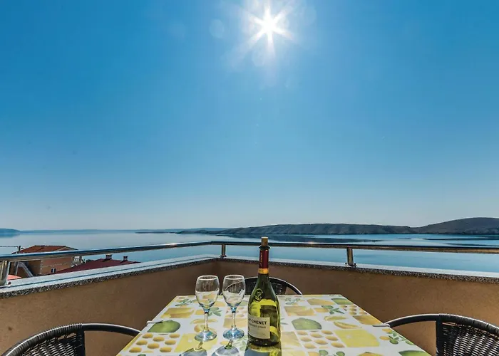 Apartament 1 Bedroom Awesome In Vlašići