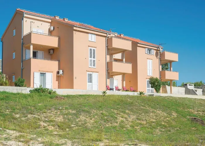 1 Bedroom Awesome In *