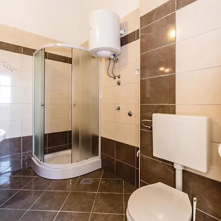 Apartmán 1 Bedroom Awesome In