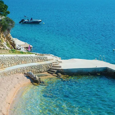 1 Bedroom Awesome In